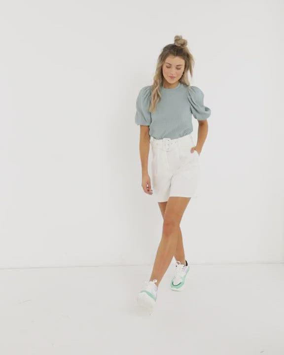 https://stylegully.in/storage/main/video/video-1.mp4